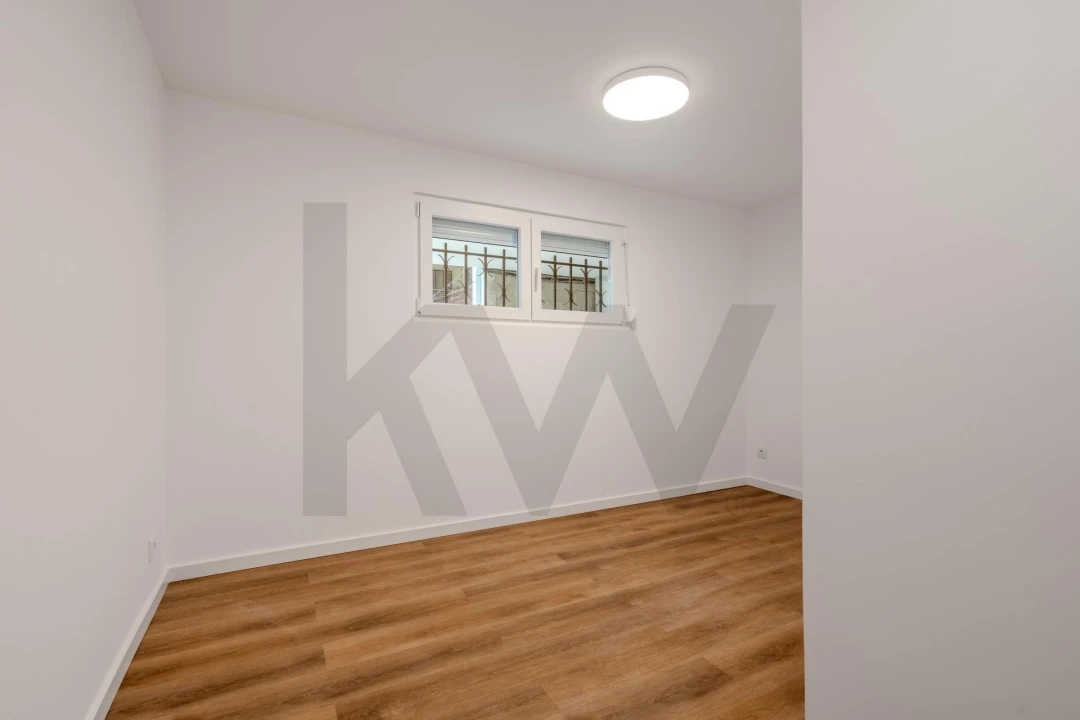 Apartamento T1 para Arrendamento em Alvalade Foto 14