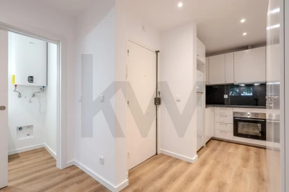 Apartamento T1 para Arrendamento em Alvalade