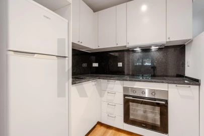 Apartamento T1 para Arrendamento em Alvalade