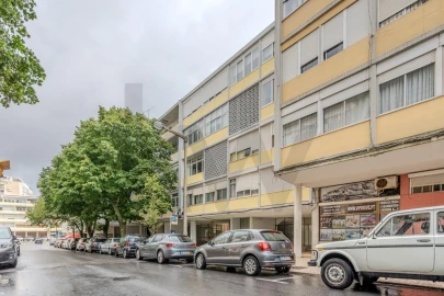 Apartamento T1 para Arrendamento em Alvalade
