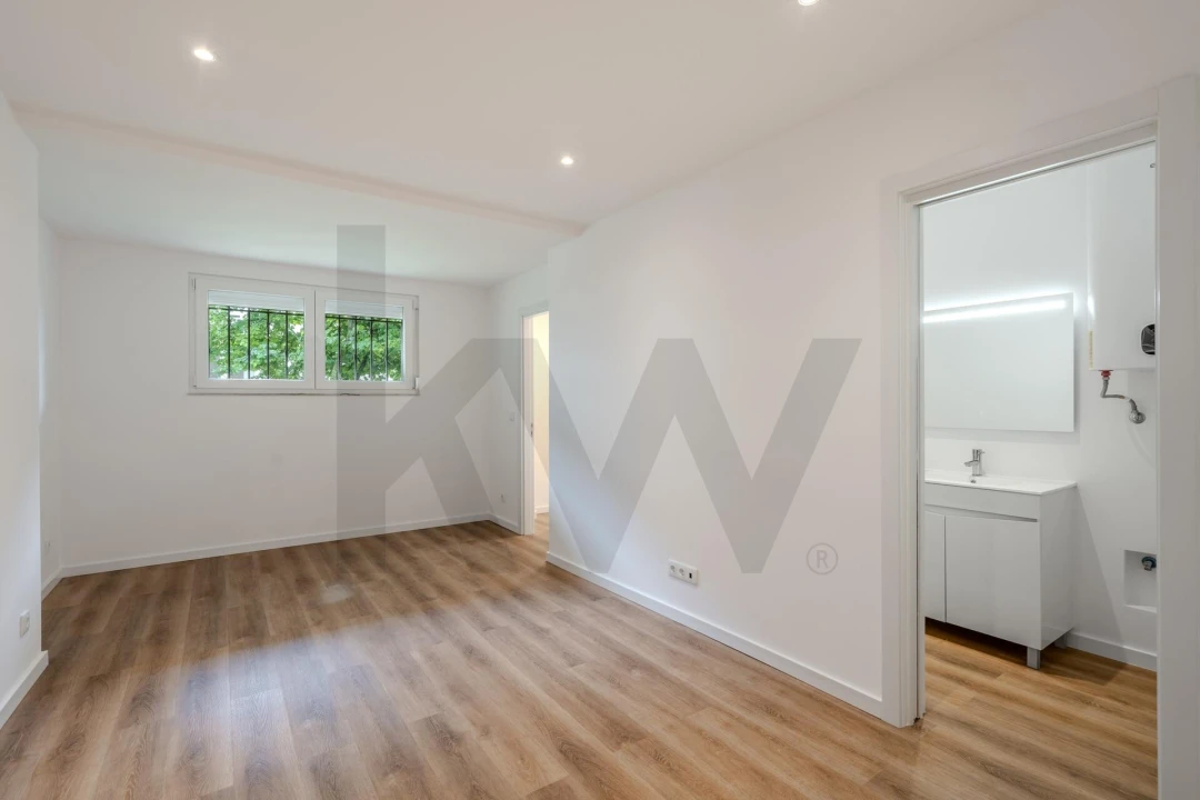 Apartamento T1 para Arrendamento em Alvalade Foto 10