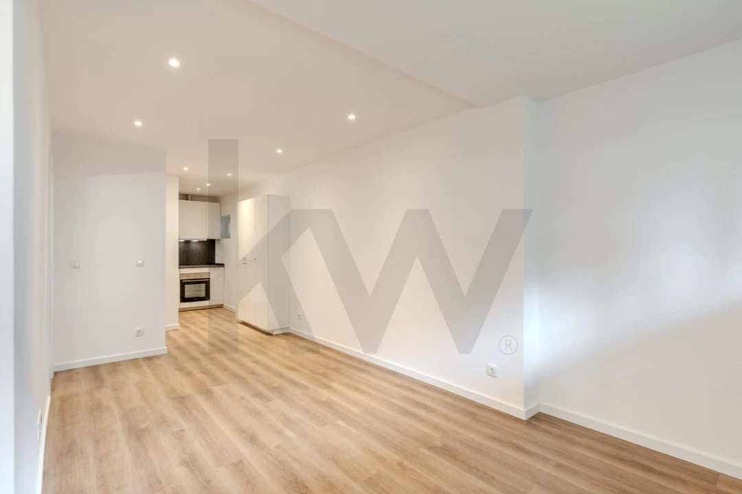 Apartamento T1 para Arrendamento em Alvalade Foto 5