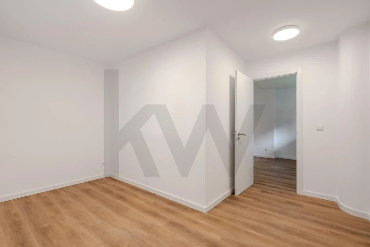 Apartamento T1 para Arrendamento em Alvalade Foto 16
