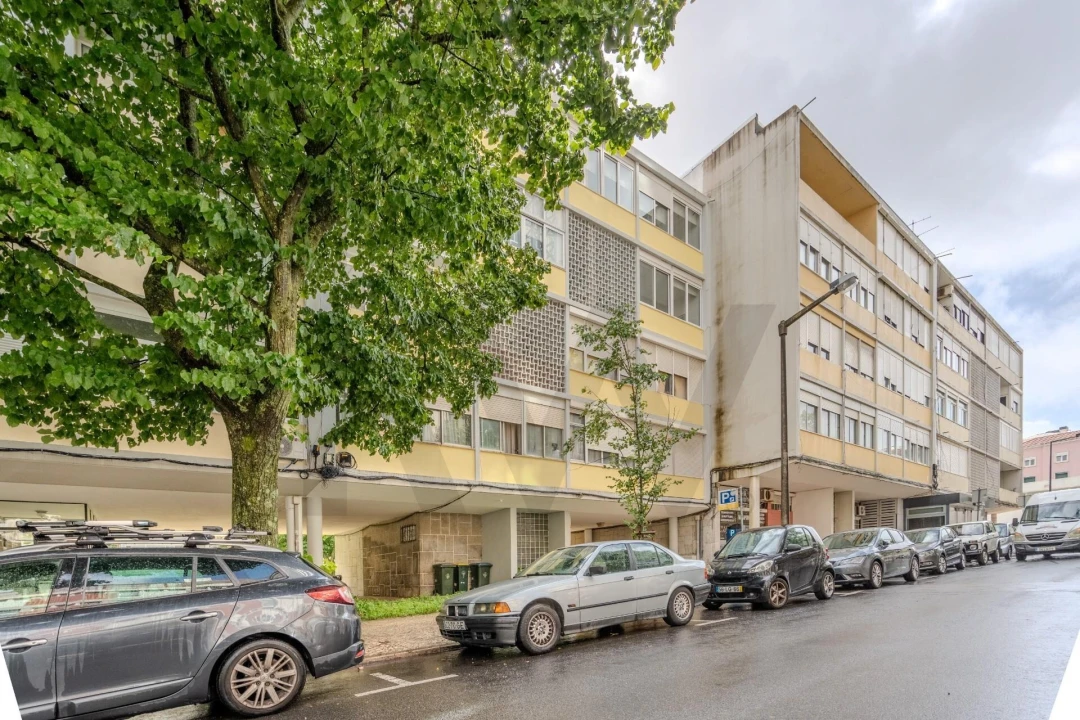 Apartamento T1 para Arrendamento em Alvalade Foto 24