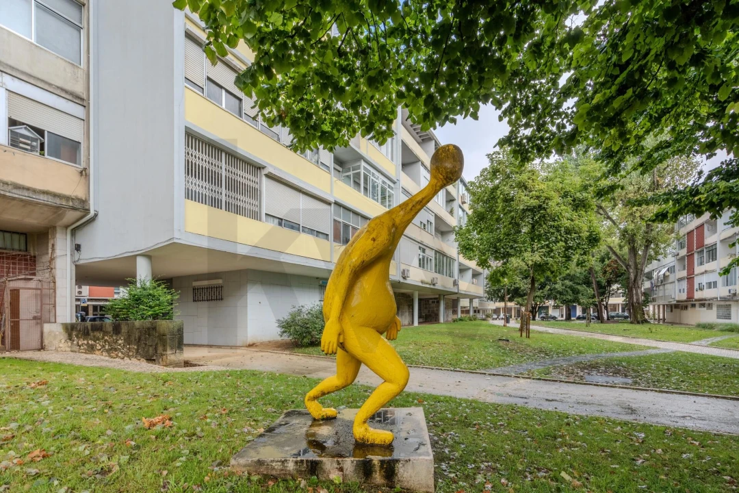 Apartamento T1 para Arrendamento em Alvalade Foto 23
