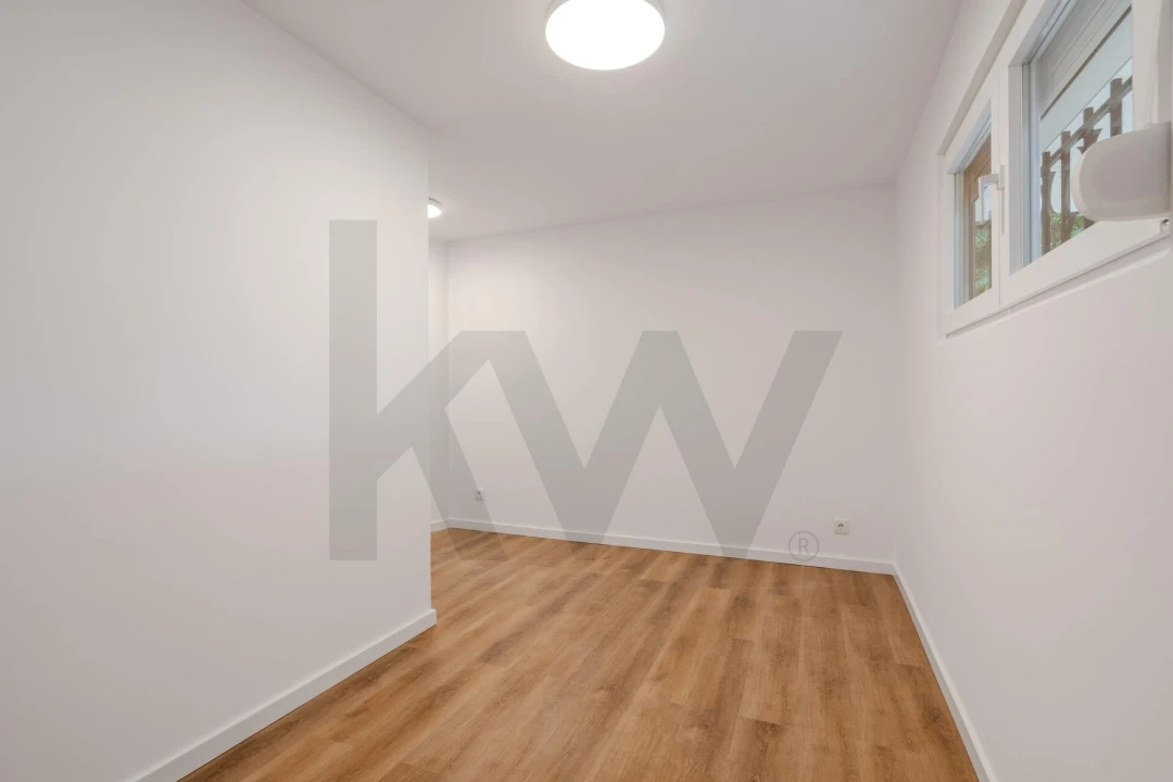 Apartamento T1 para Arrendamento em Alvalade Foto 17