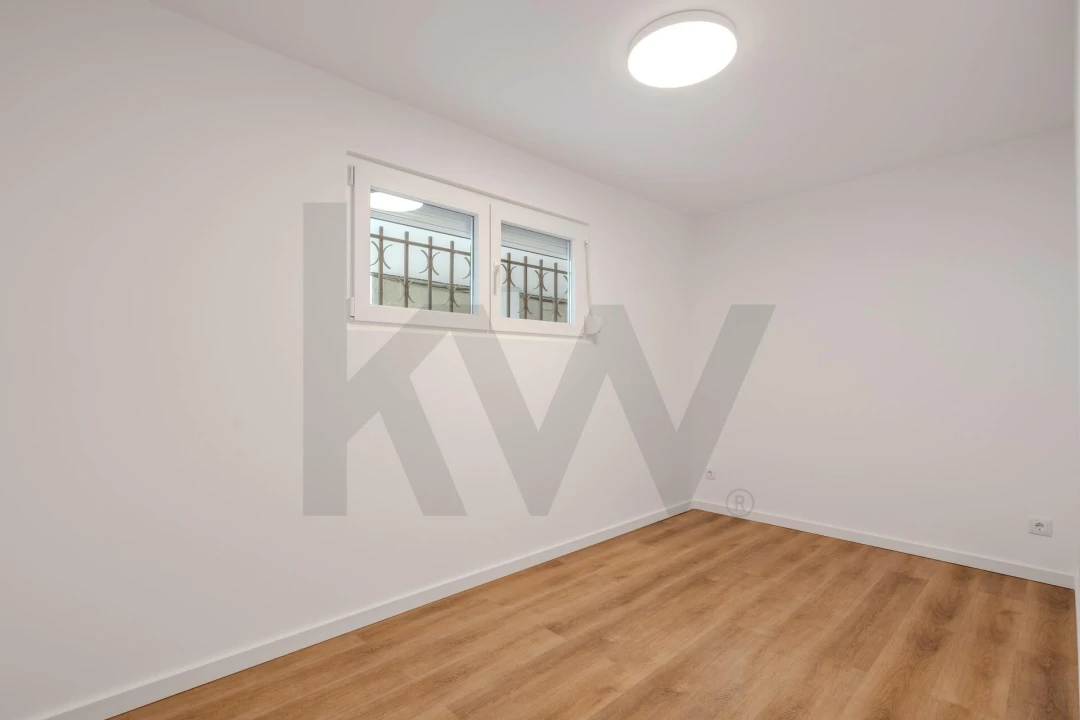 Apartamento T1 para Arrendamento em Alvalade Foto 15