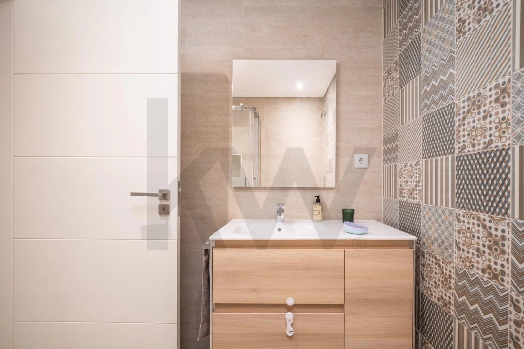 Apartamento T4 para Venda em Santo Antonio dos Olivais Foto 18