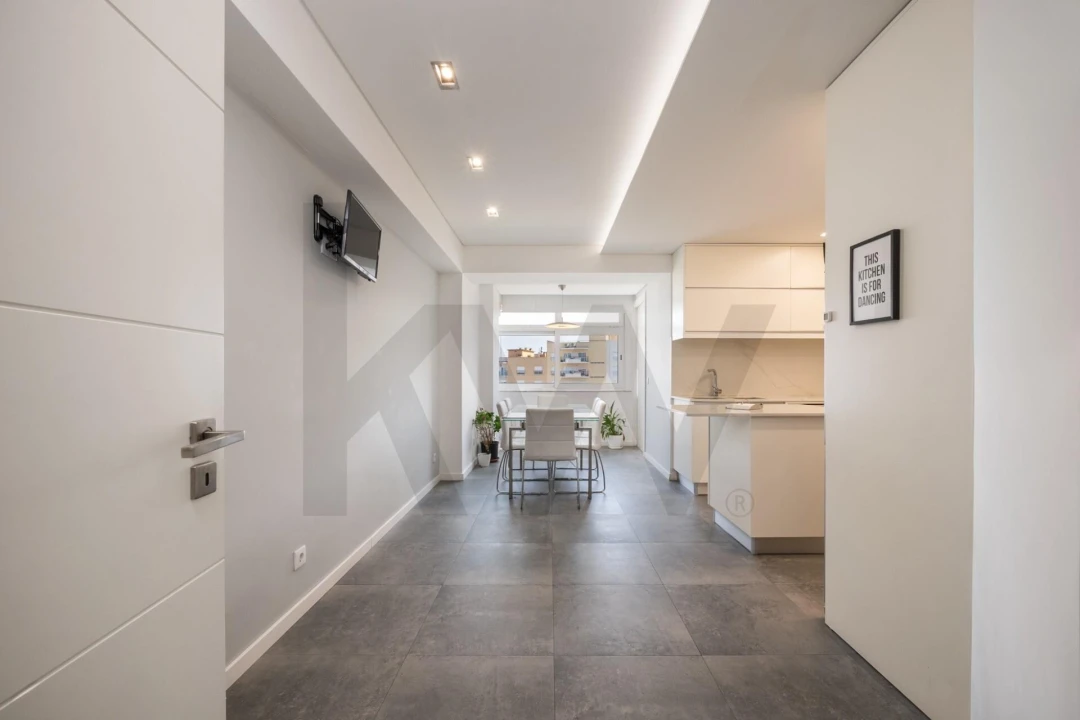 Apartamento T4 para Venda em Santo Antonio dos Olivais Foto 3