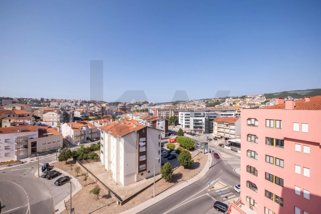 Apartamento T4 para Venda em Santo Antonio dos Olivais Foto 33