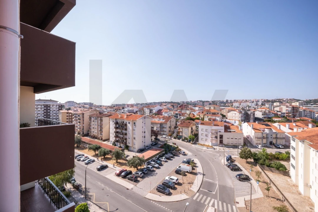 Apartamento T4 para Venda em Santo Antonio dos Olivais Foto 34