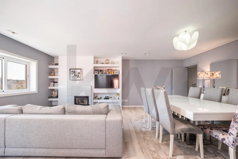 Apartamento T4 para Venda em Santo Antonio dos Olivais Foto 11