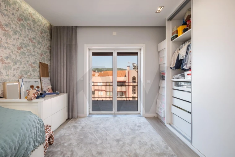 Apartamento T4 para Venda em Santo Antonio dos Olivais Foto 29