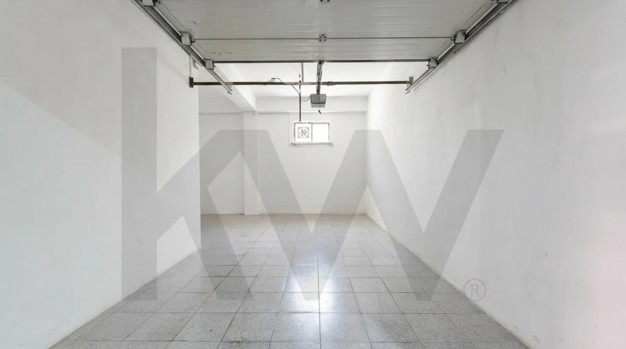 Apartamento T4 para Venda em Santo Antonio dos Olivais Foto 40
