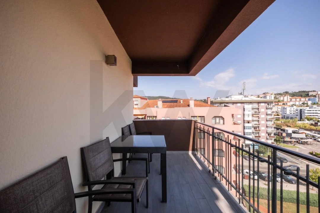Apartamento T4 para Venda em Santo Antonio dos Olivais Foto 36