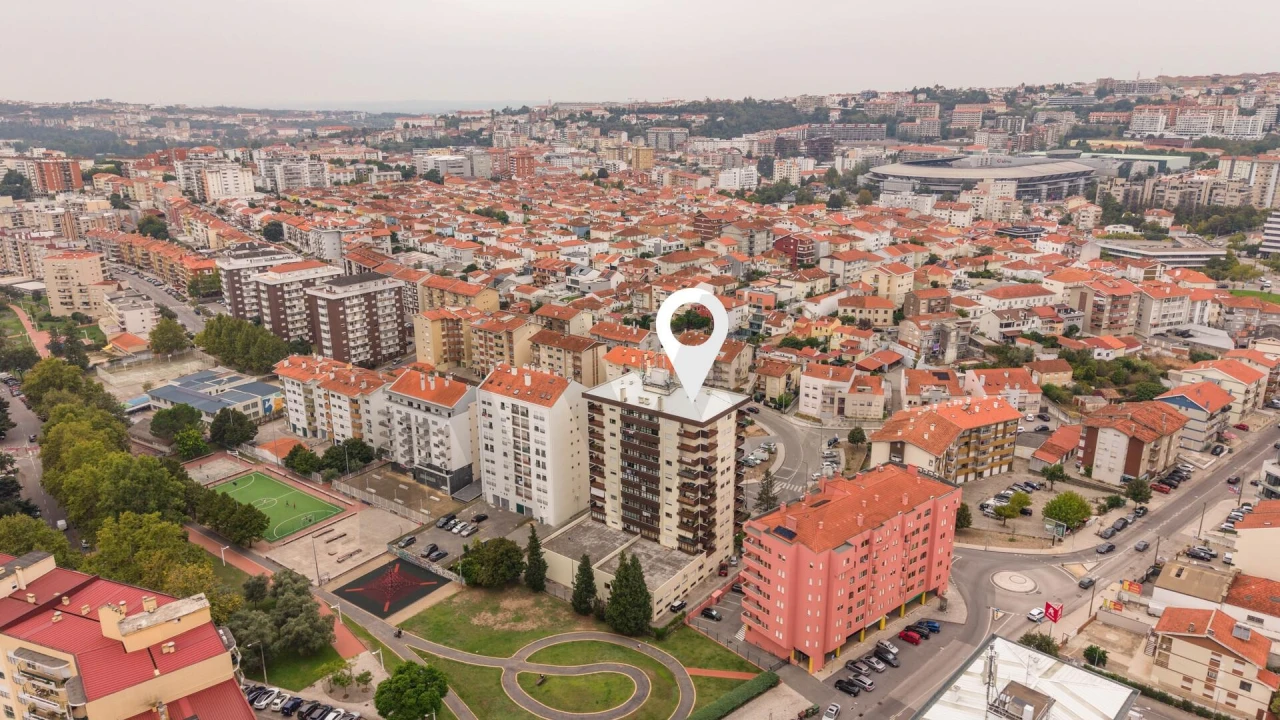 Apartamento T4 para Venda em Santo Antonio dos Olivais Foto 48