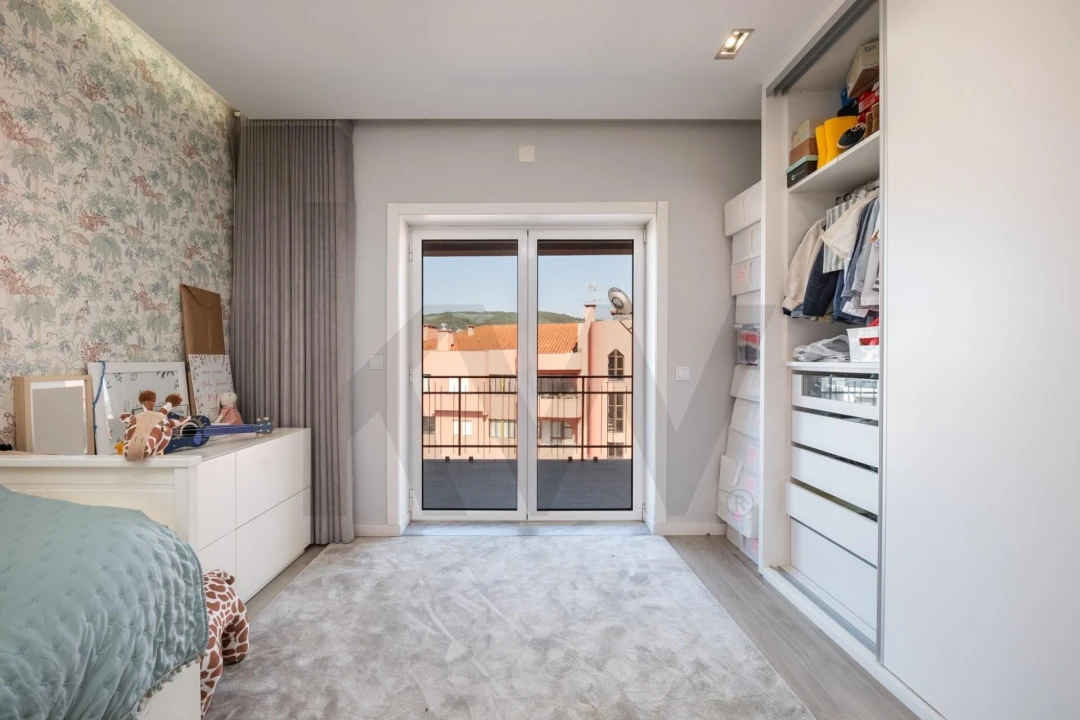 Apartamento T4 para Venda em Santo Antonio dos Olivais Foto 29