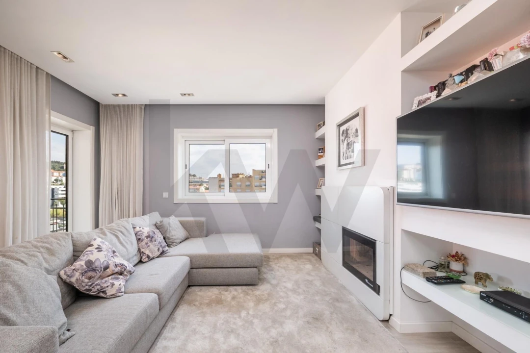 Apartamento T4 para Venda em Santo Antonio dos Olivais Foto 10