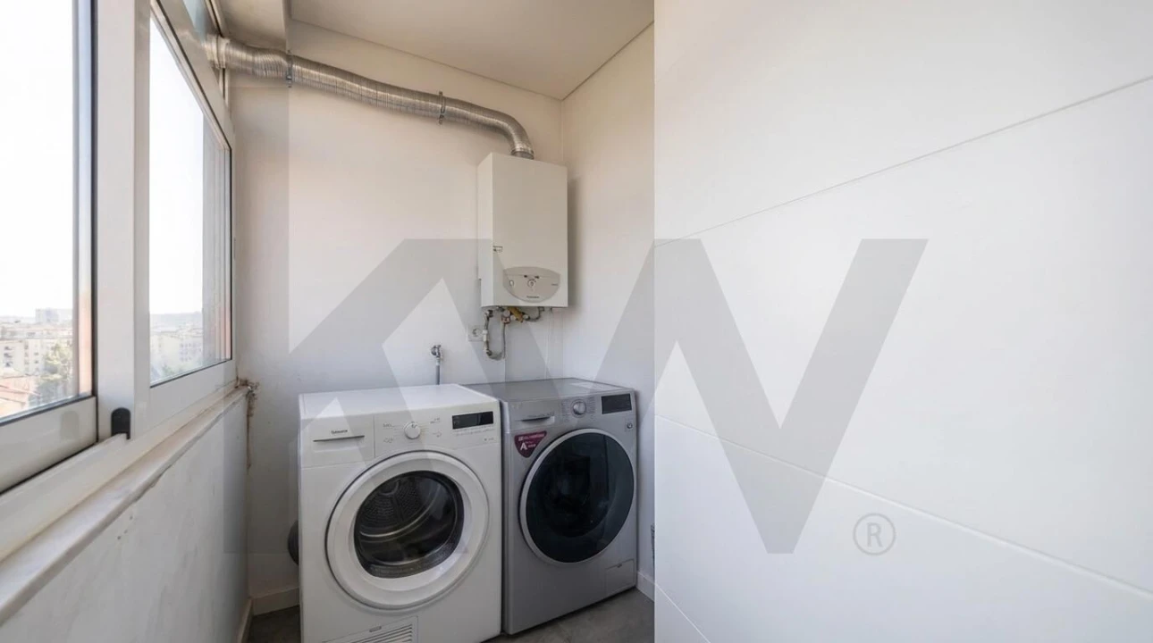 Apartamento T4 para Venda em Santo Antonio dos Olivais Foto 42