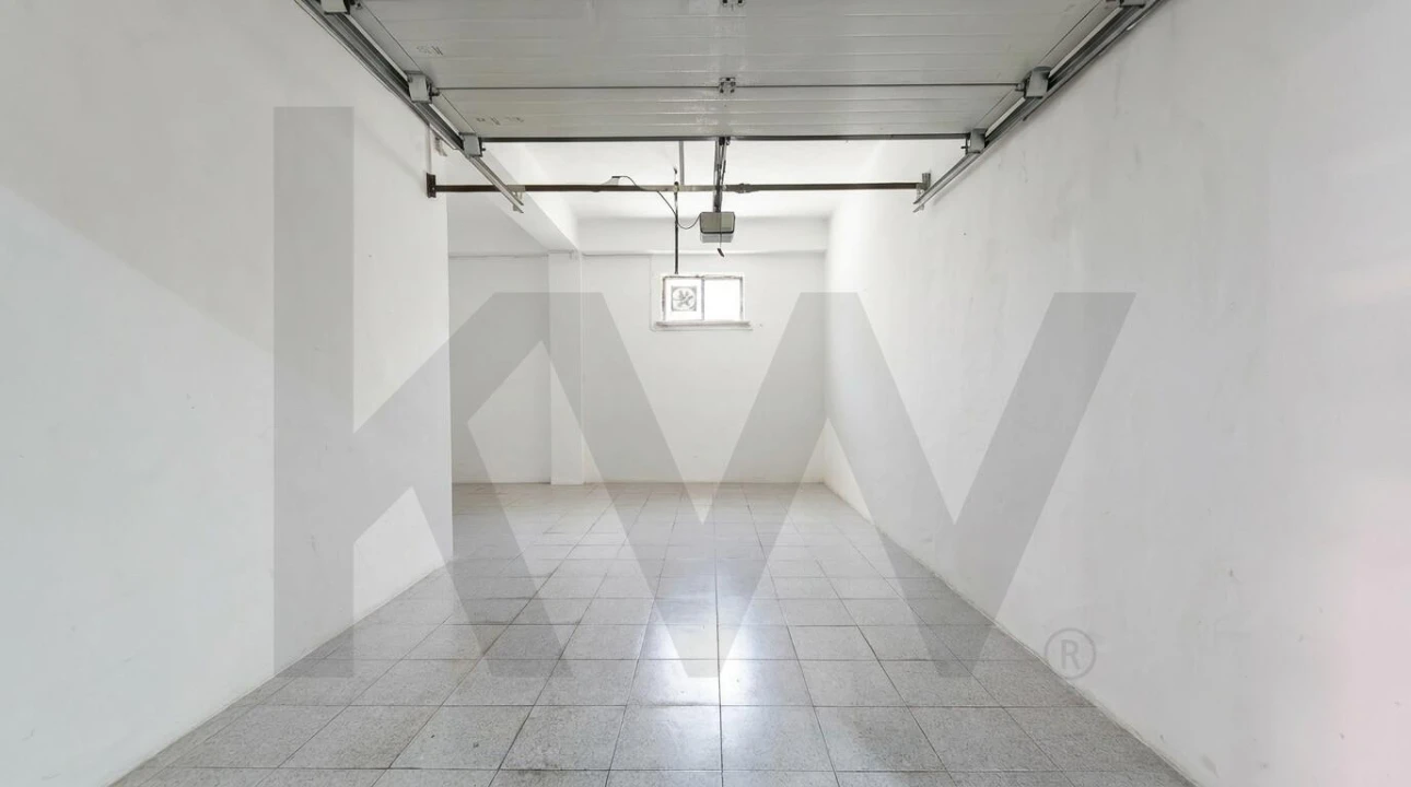 Apartamento T4 para Venda em Santo Antonio dos Olivais Foto 40