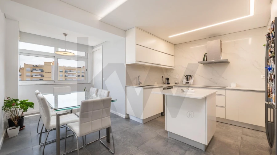 Apartamento T4 para Venda em Santo Antonio dos Olivais