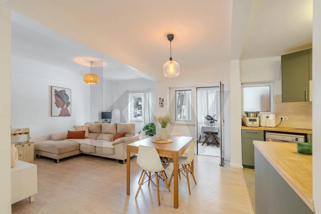 Apartamento T2 para Venda em Carnaxide e Queijas Foto 1