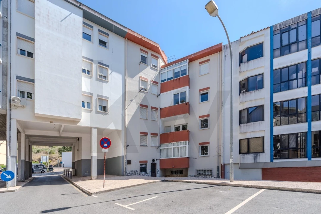 Apartamento T2 para Venda em Carnaxide e Queijas Foto 30