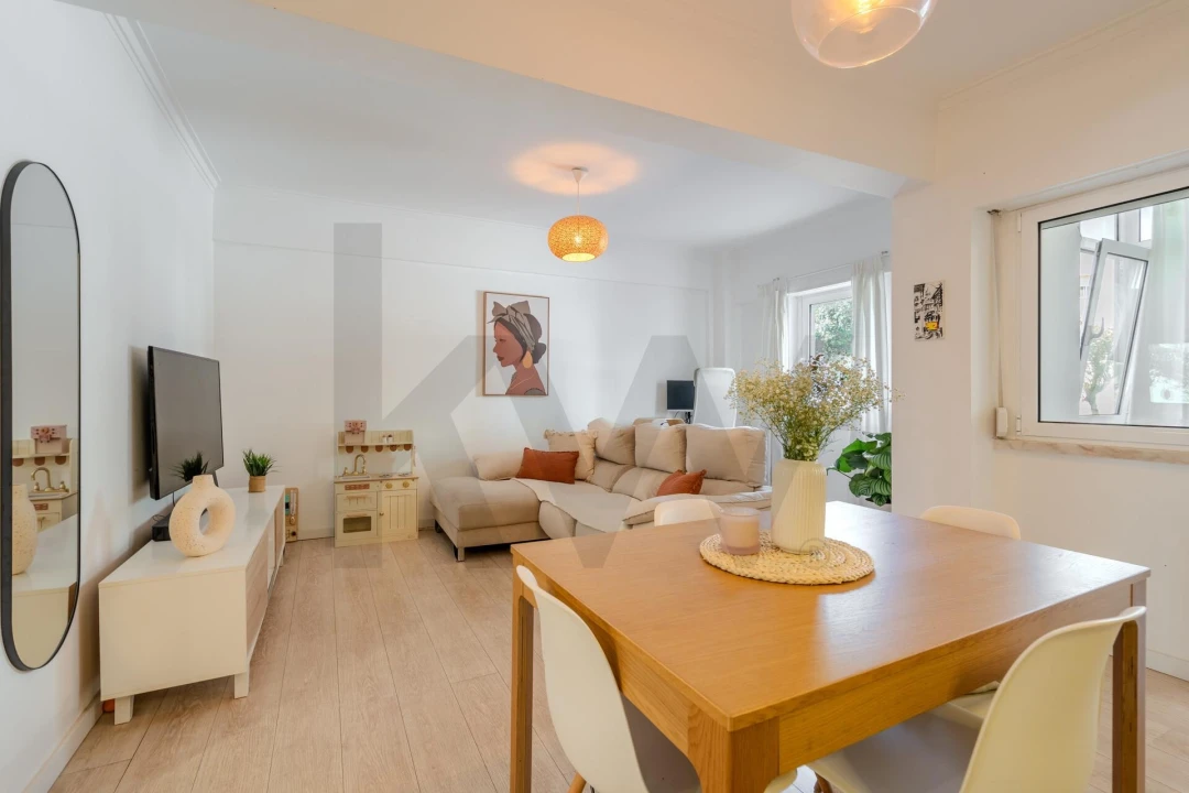 Apartamento T2 para Venda em Carnaxide e Queijas Foto 2