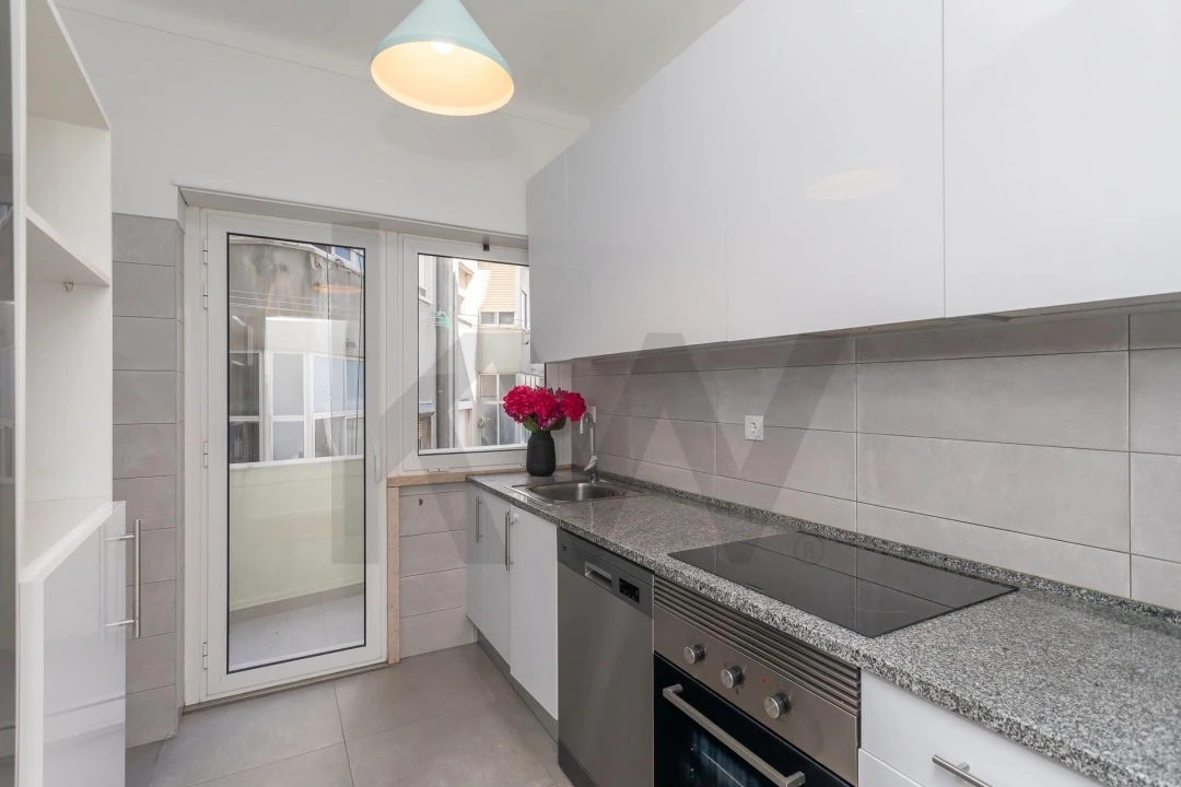 Apartamento T3 para Venda em Queluz e Belas Foto 6