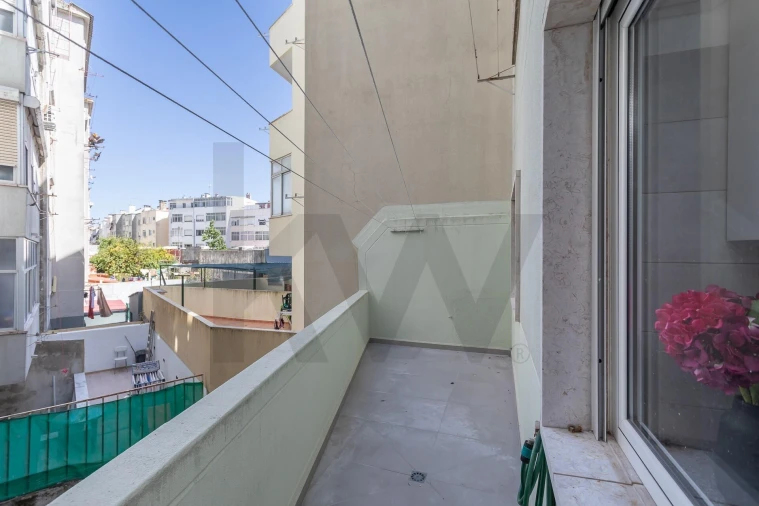 Apartamento T3 para Venda em Queluz e Belas Foto 9