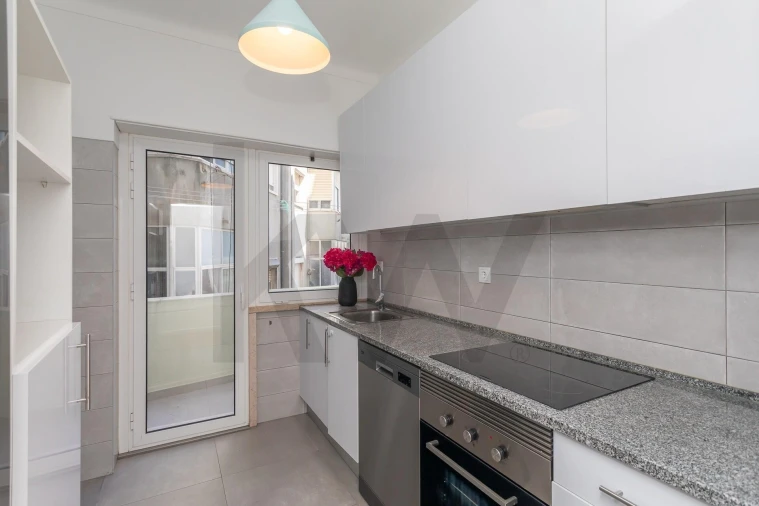 Apartamento T3 para Venda em Queluz e Belas Foto 6