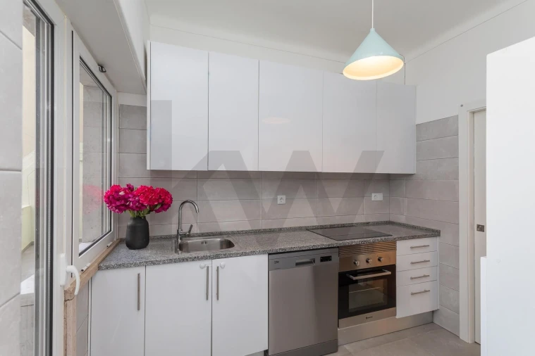 Apartamento T3 para Venda em Queluz e Belas Foto 2