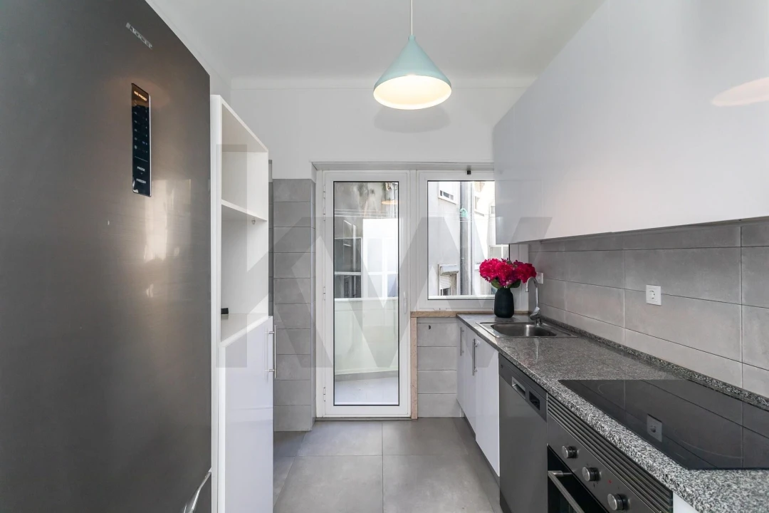 Apartamento T3 para Venda em Queluz e Belas Foto 1
