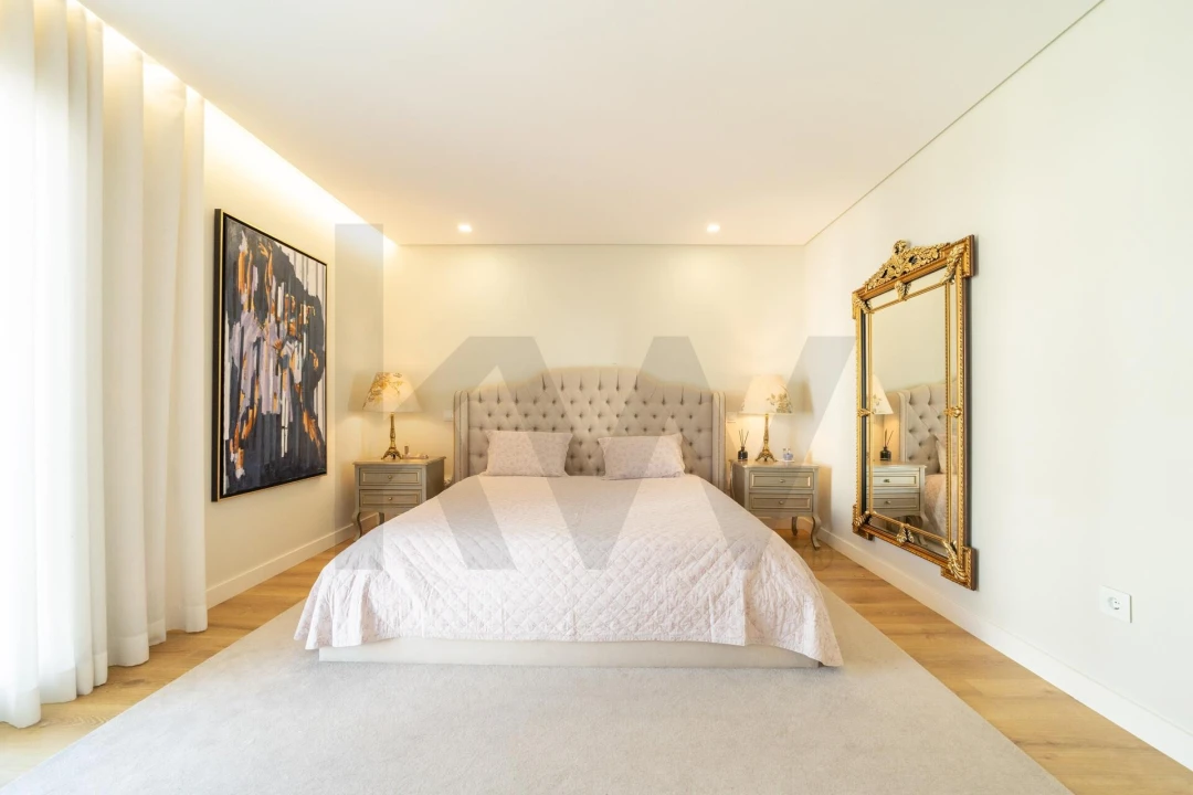 Apartamento T4 para Arrendamento em Porto Salvo Foto 24