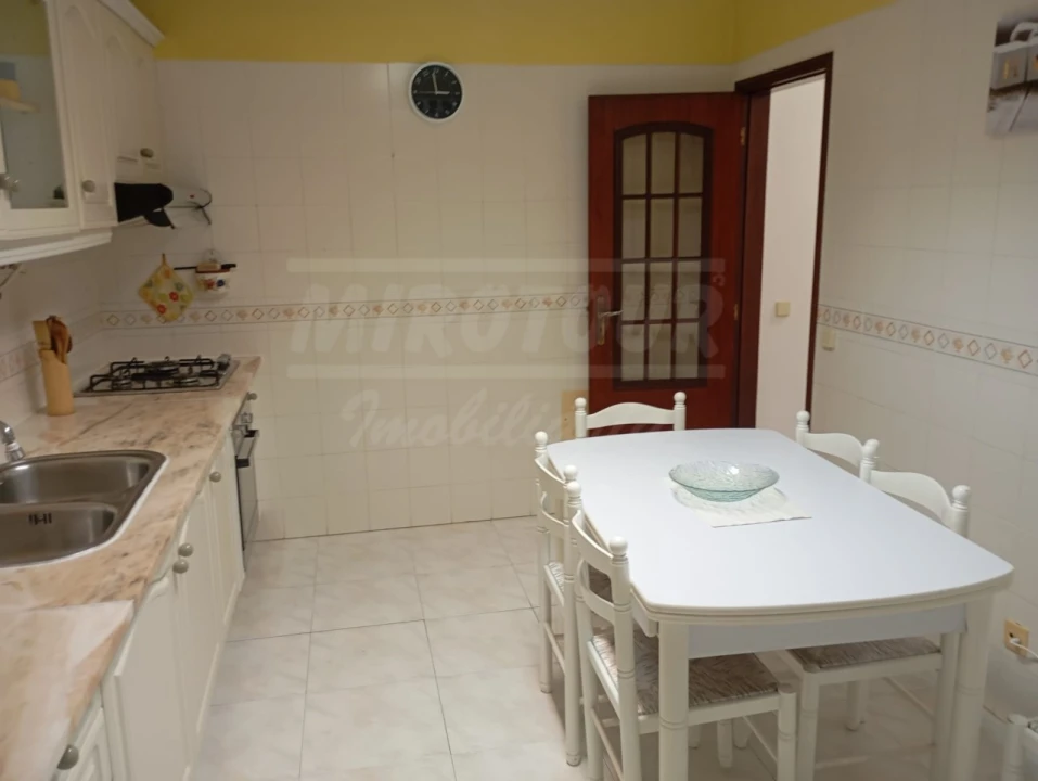 Apartamento T2 para Arrendamento em Sines Foto 8