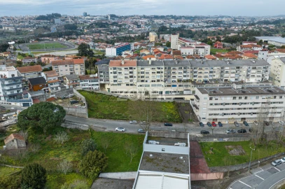 Terreno para Venda em Gondomar (São Cosme), Valbom e Jovim