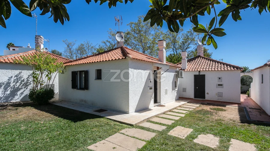 Moradia T1 para Venda em Santa Luzia