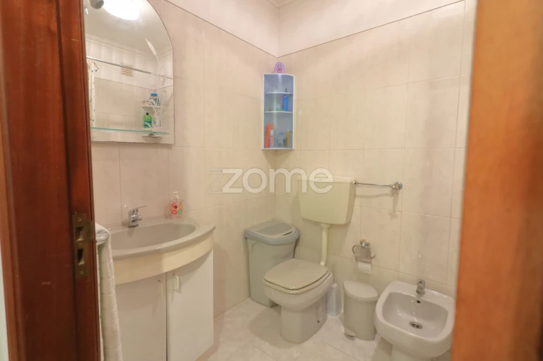 Apartamento T2 para Venda em Rio de Mouro Foto 5