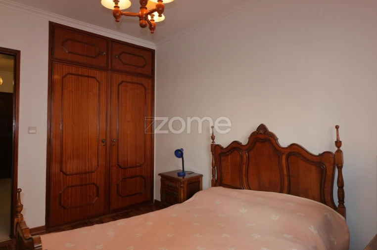 Apartamento T2 para Venda em Rio de Mouro Foto 9