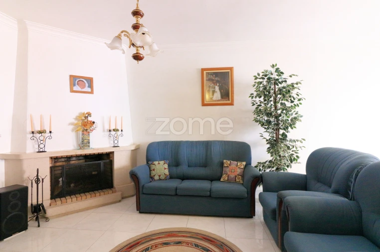 Apartamento T2 para Venda em Rio de Mouro Foto 3