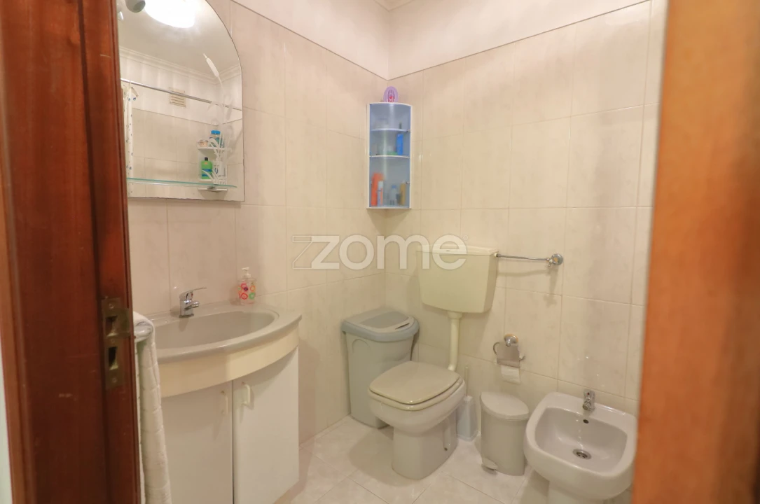Apartamento T2 para Venda em Rio de Mouro Foto 5