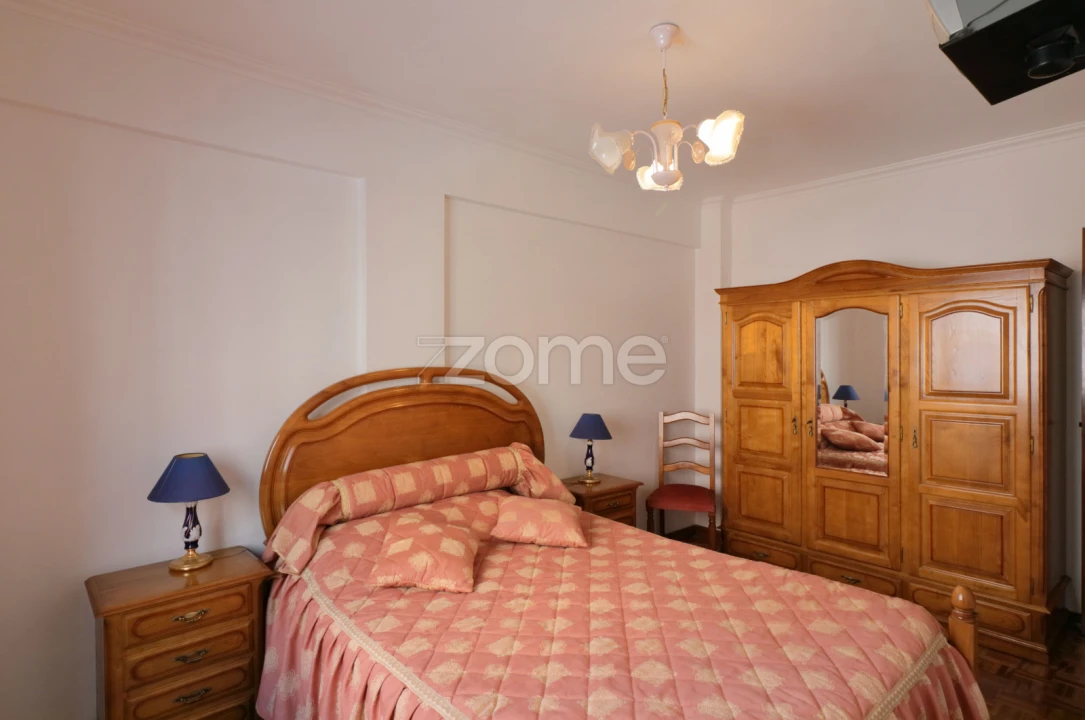 Apartamento T2 para Venda em Rio de Mouro Foto 4