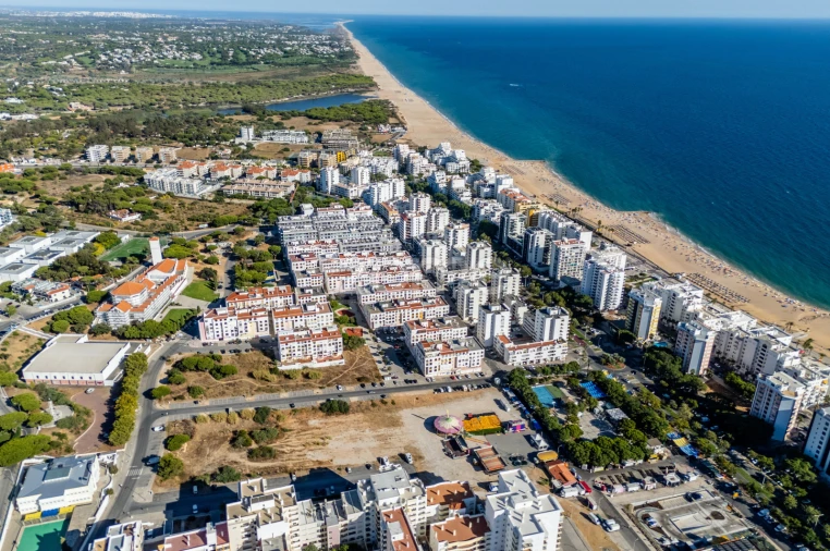 Apartamento T2 para Venda em Quarteira Foto 24