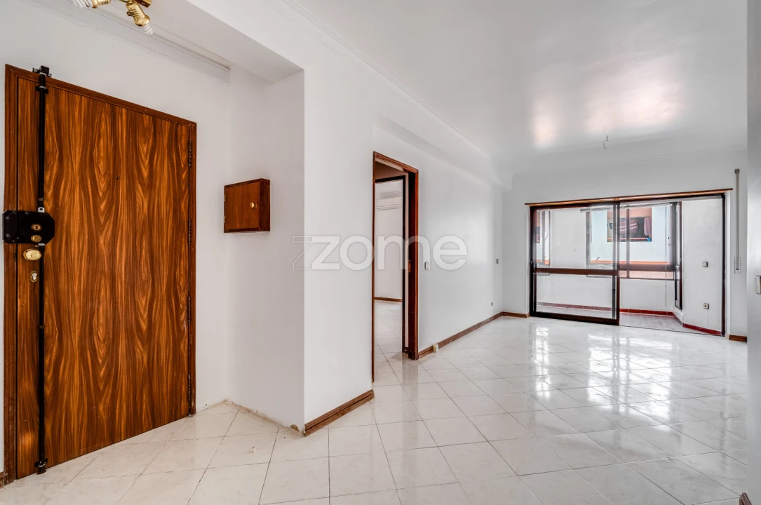 Apartamento T2 para Venda em Quarteira Foto 3