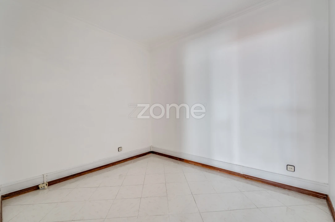 Apartamento T2 para Venda em Quarteira Foto 5