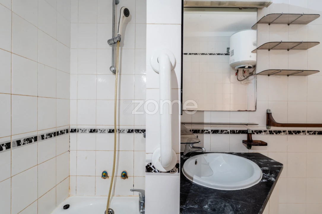 Apartamento T2 para Venda em Quarteira Foto 11