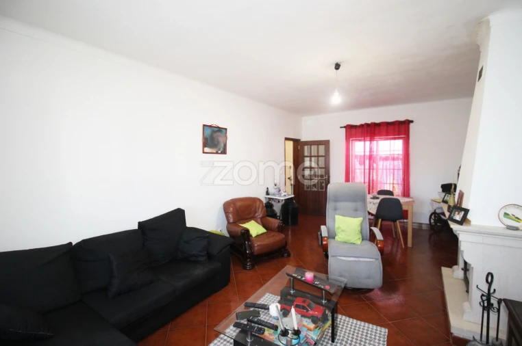 Moradia T3 para Venda em Aguiar Foto 8