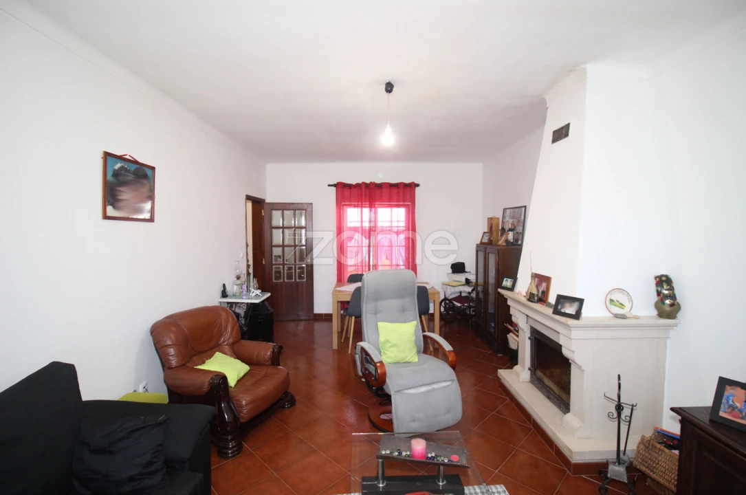 Moradia T3 para Venda em Aguiar Foto 9