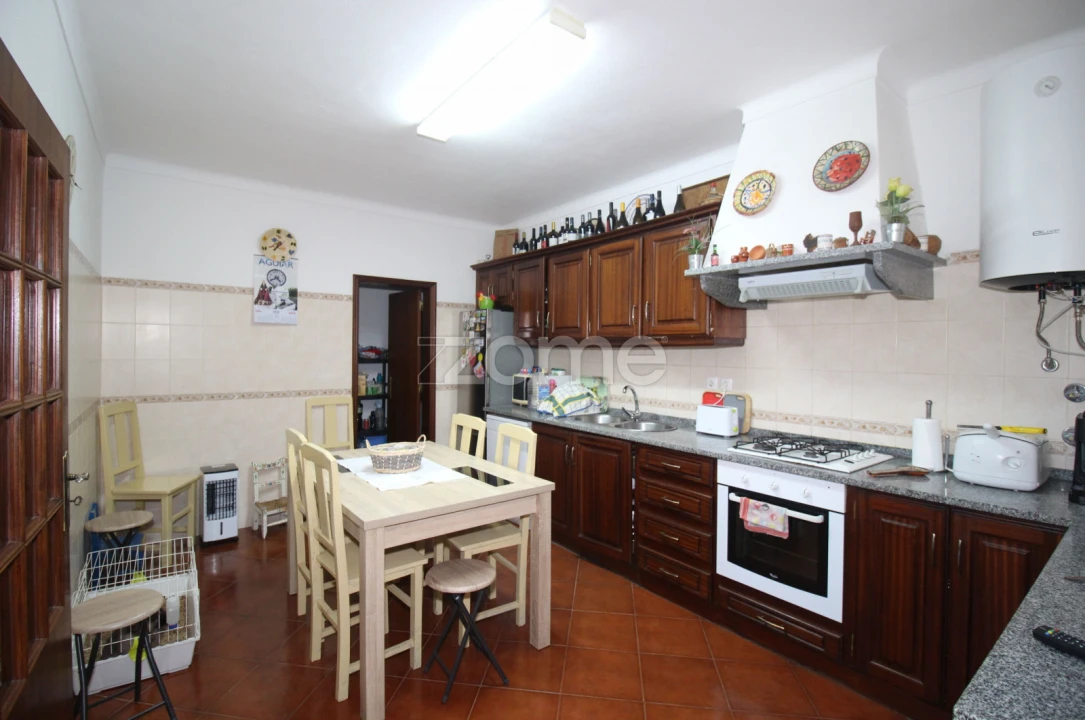 Moradia T3 para Venda em Aguiar Foto 12