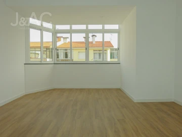 Apartamento T2 para Arrendamento em Cascais e Estoril